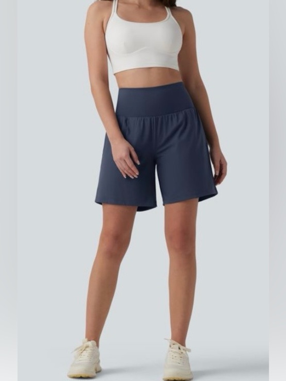 MEDIUM. HALARA SOFTLY ZERO HIGH WAISTED SIDE POCKETS 2 IN 1 YOGA SHORTS 7”